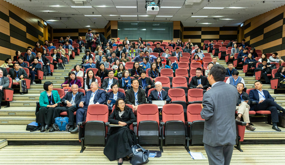 Simple Dark Fashion Bio-Link Website Black and White in Modern Style (12)