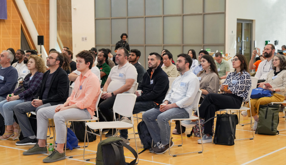 Simple Dark Fashion Bio-Link Website Black and White in Modern Style (8)